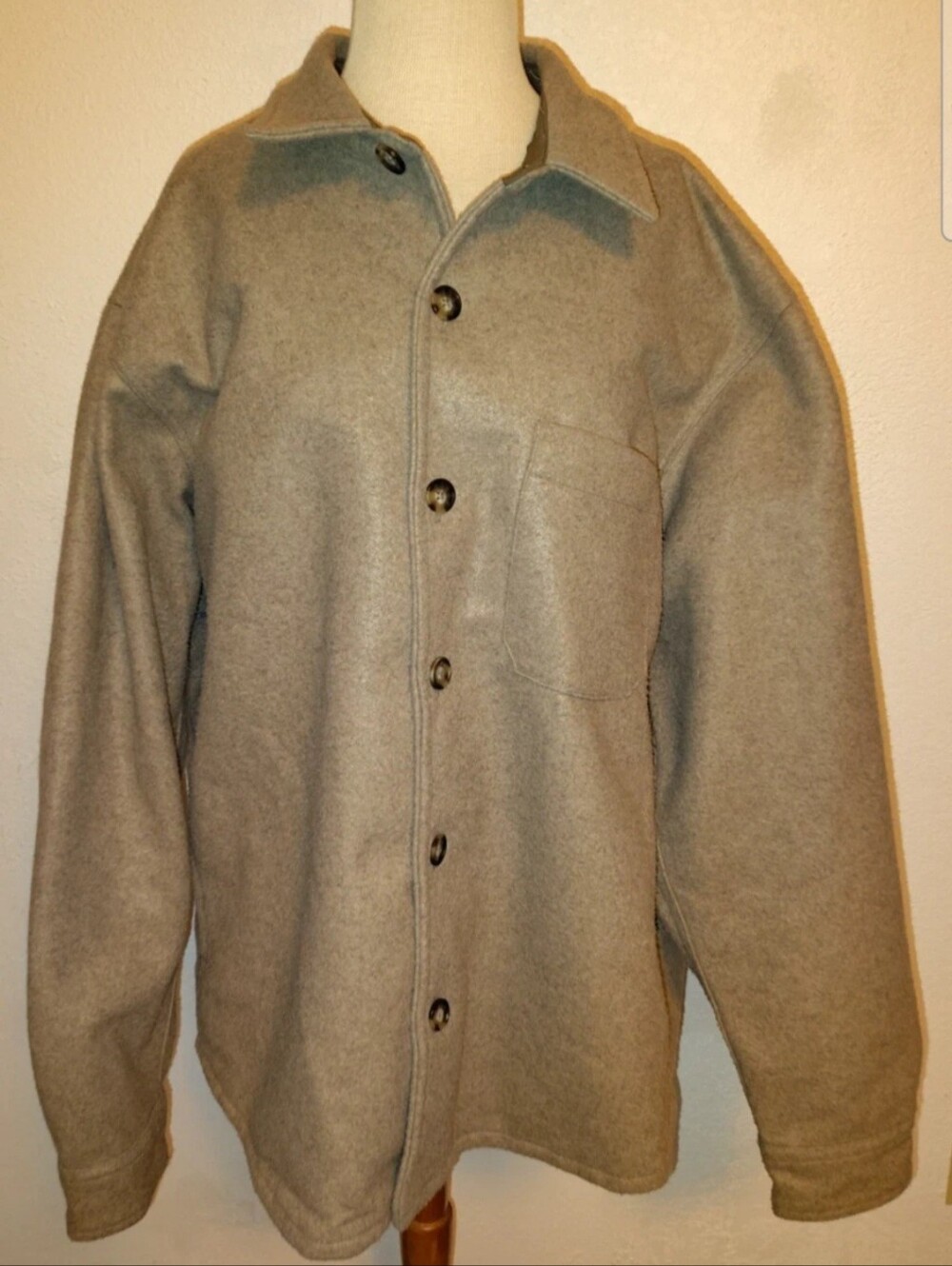 Banana Republic Men's Size XL 100% Polyester Light Brown Button Front Soft Front
